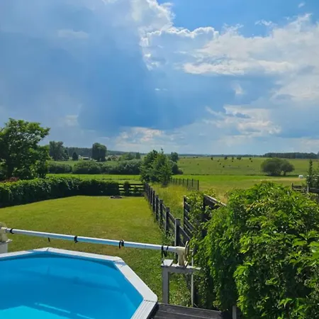 Zurawzdory 107 펜션